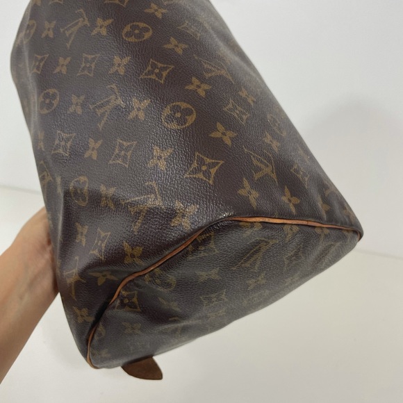 🎁LOUIS VUITTON 🎁
Monogram Speedy 30 - Picture 10 of 13
